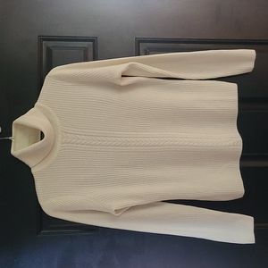 IZOD Classic DressyTurtleneck Sweater  Sz S Cream. Ribbed & Detailed.  EUC
